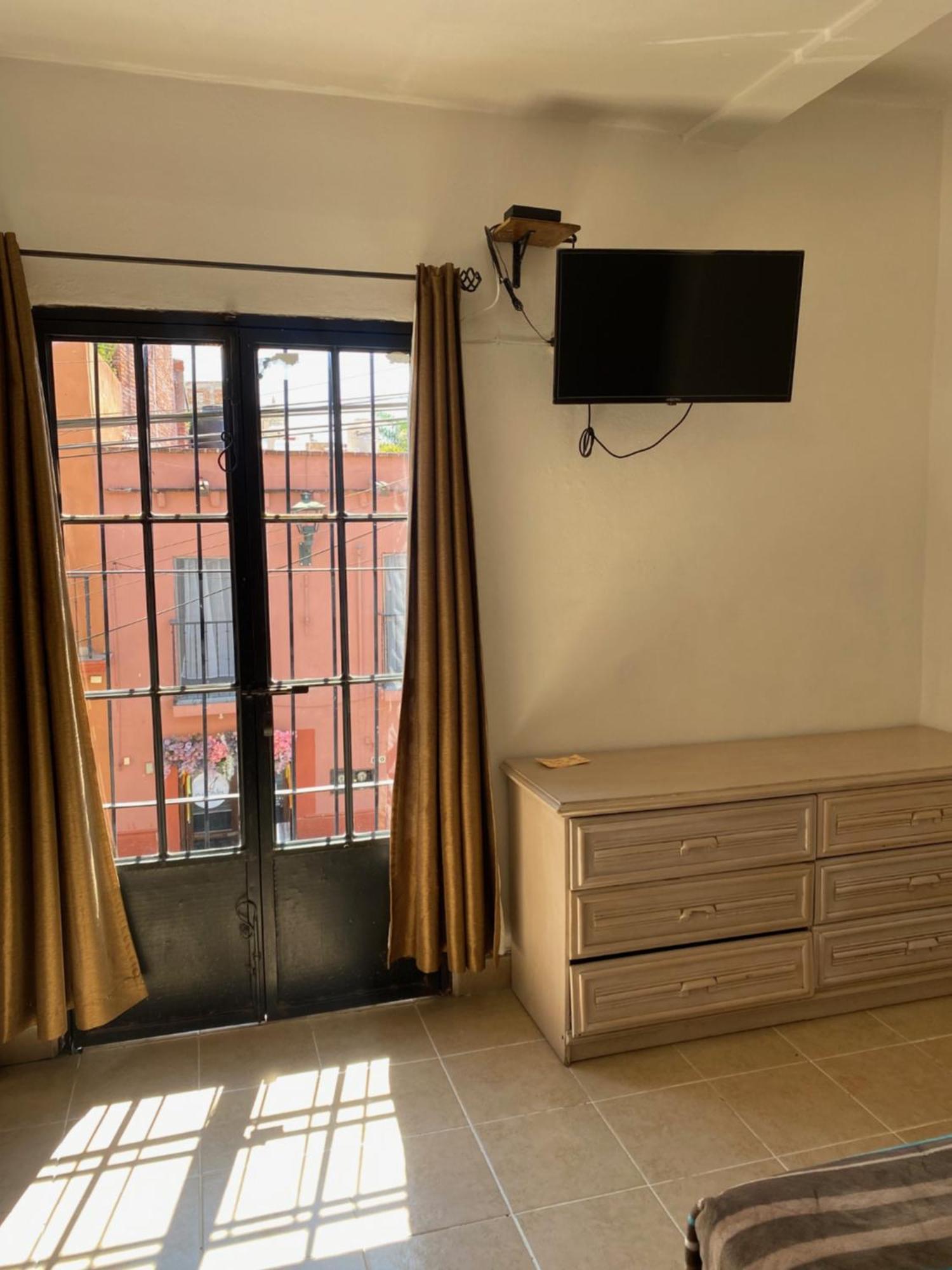 סאן מיגל דה אלנדה Hostel Inn מראה חיצוני תמונה