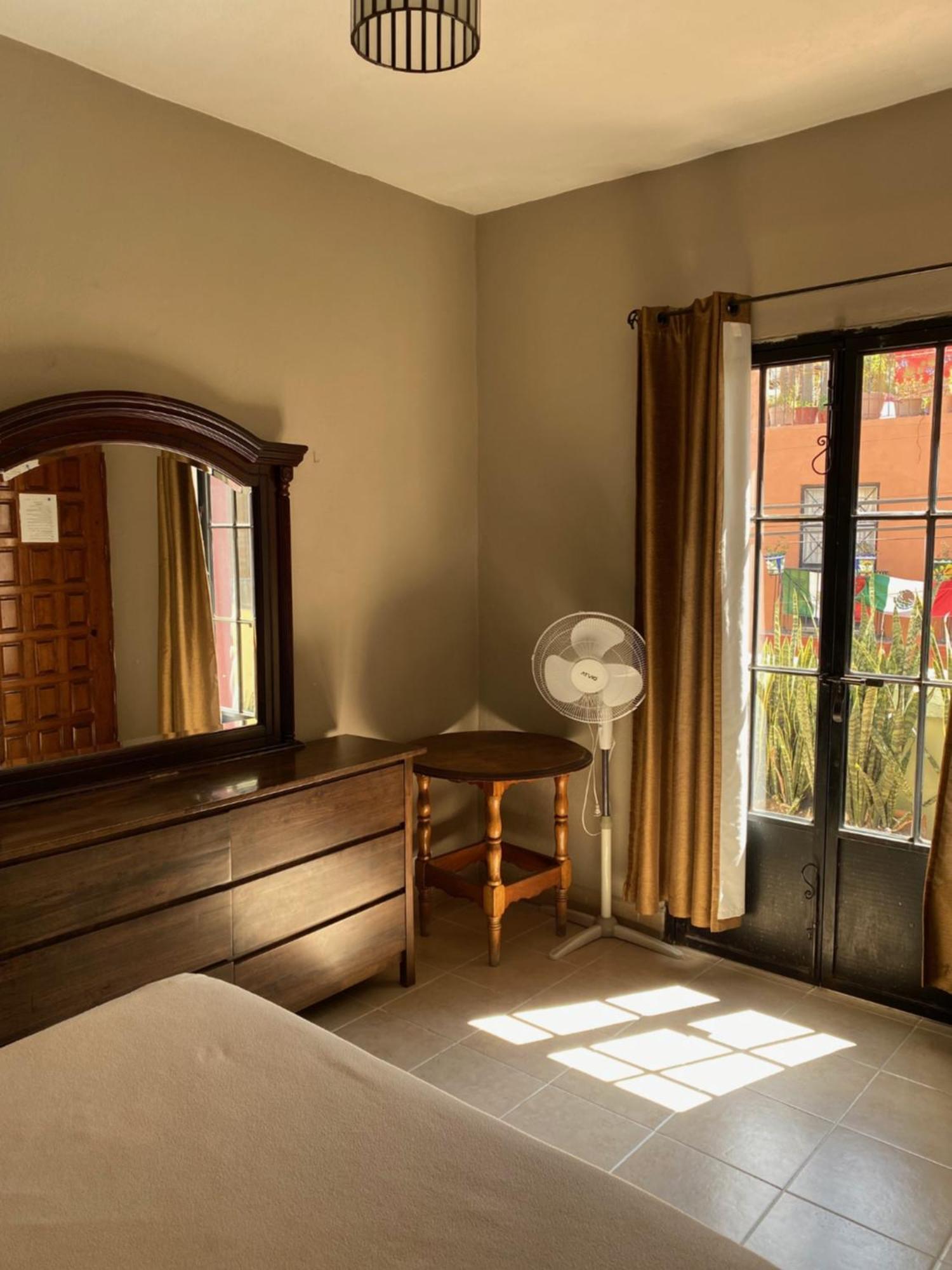 סאן מיגל דה אלנדה Hostel Inn מראה חיצוני תמונה