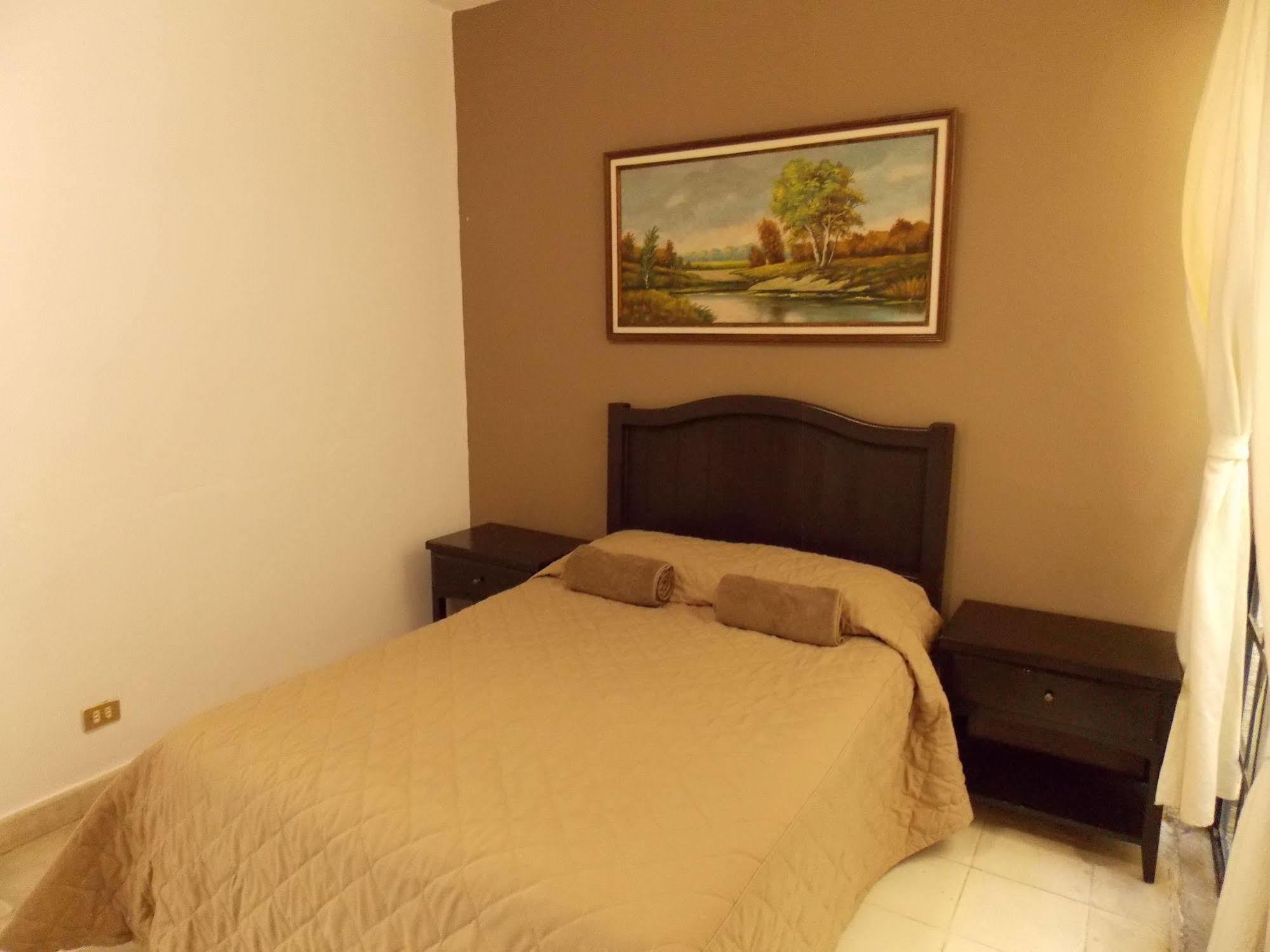 סאן מיגל דה אלנדה Hostel Inn מראה חיצוני תמונה
