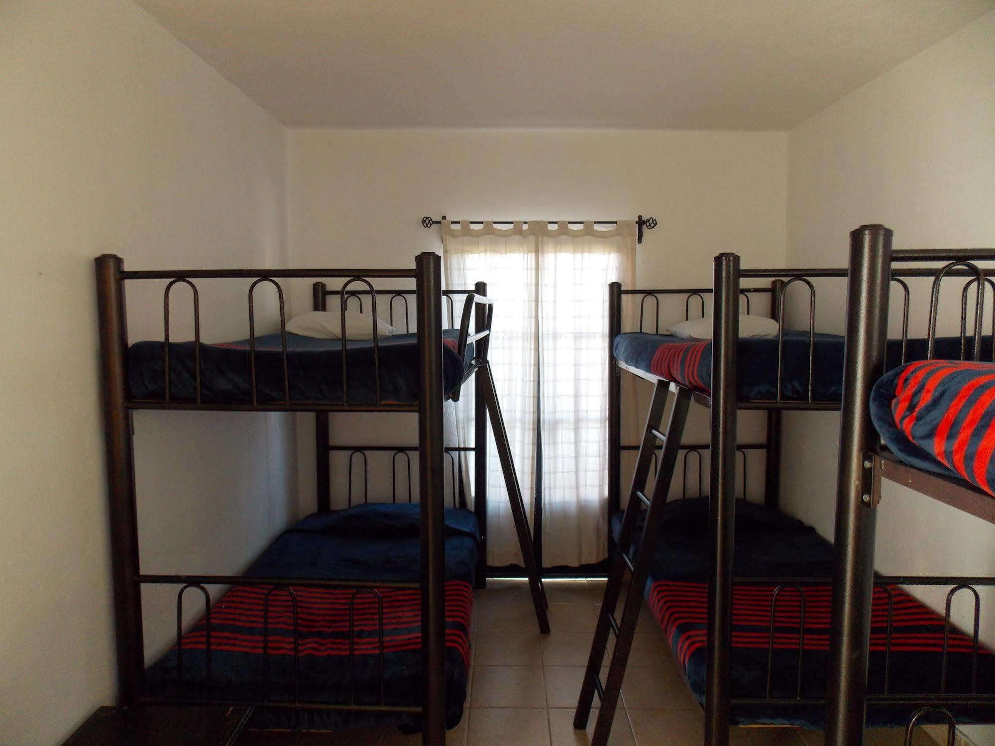 סאן מיגל דה אלנדה Hostel Inn מראה חיצוני תמונה