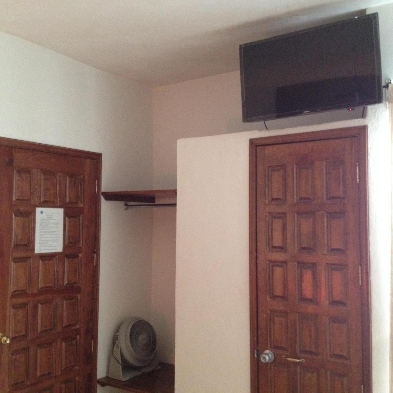 סאן מיגל דה אלנדה Hostel Inn מראה חיצוני תמונה